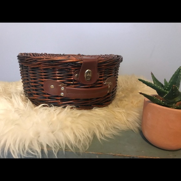 Vintage basket Purse - Picture 7 of 8